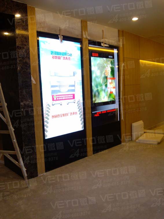 某報業(yè)82寸廣告機-2.jpg